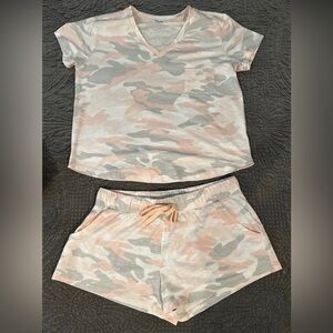 Splendid Peach & Gray Camoflauge PJ or Loungewear Set - Size Medium